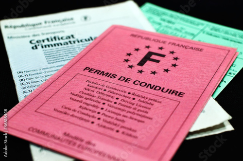 permis de conduire,assurance,carte grise,conduite,papiers