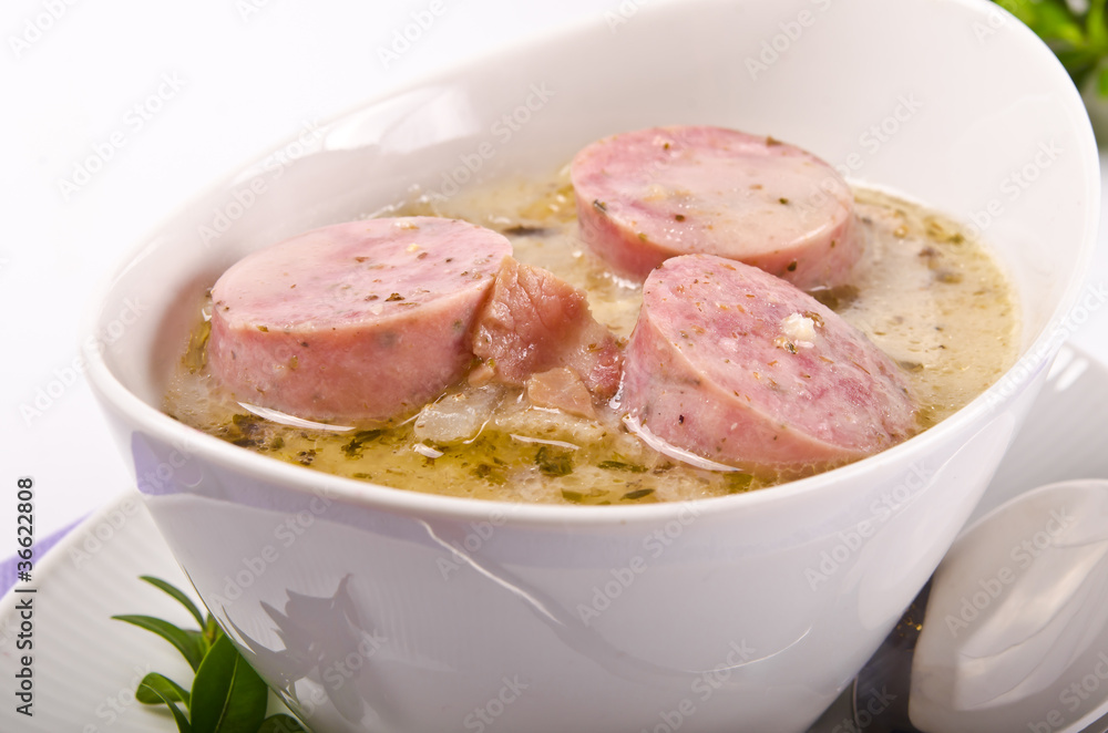 Zurek ist eine herzhafte Polnische Suppe Zurek ist eine herzhafte Polnische Suppe