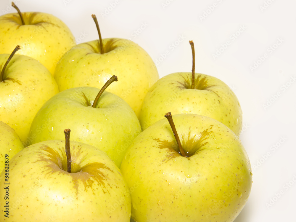 yellow apples