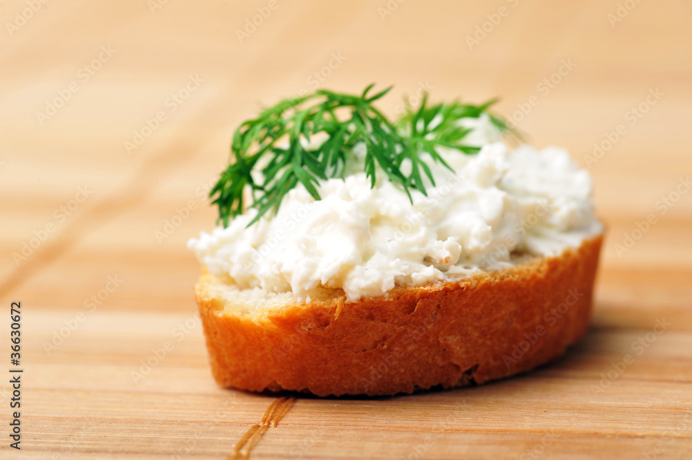 sandwich of toasted bread