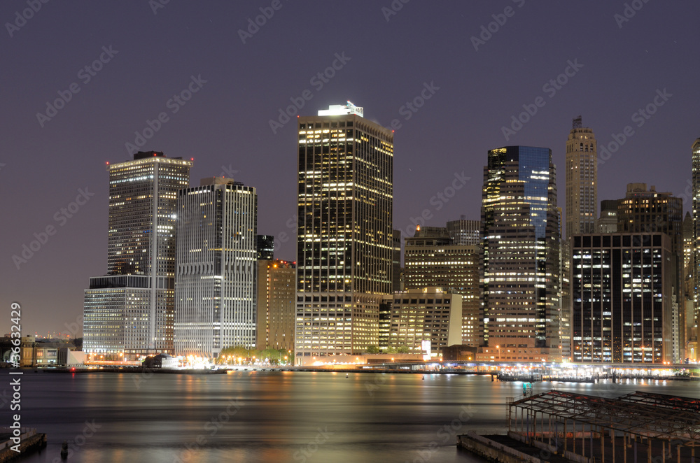 Fototapeta premium Lower Manhattan Skyline and the East River