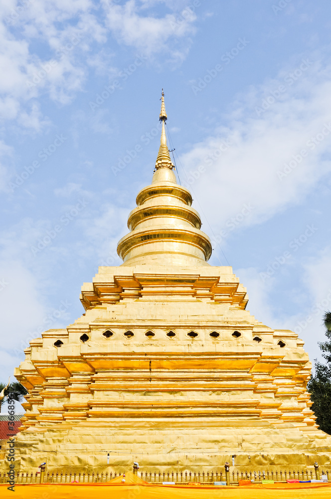 Fototapeta premium Traditional Thai golden pagoda in Northern style.