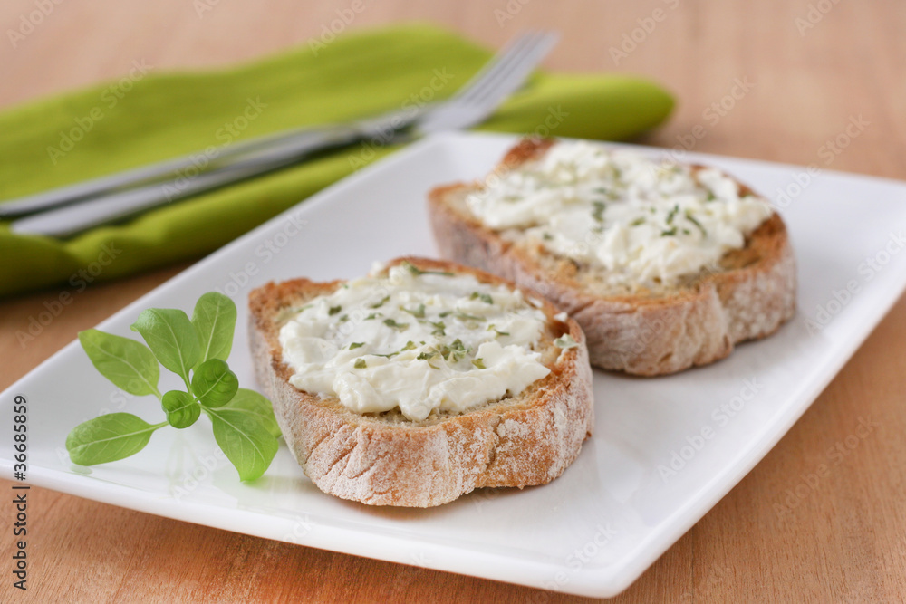 Toasts with cream cheese