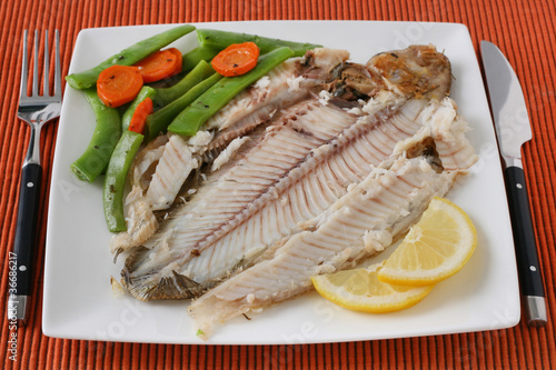 grilled sole with vegetables and lemon