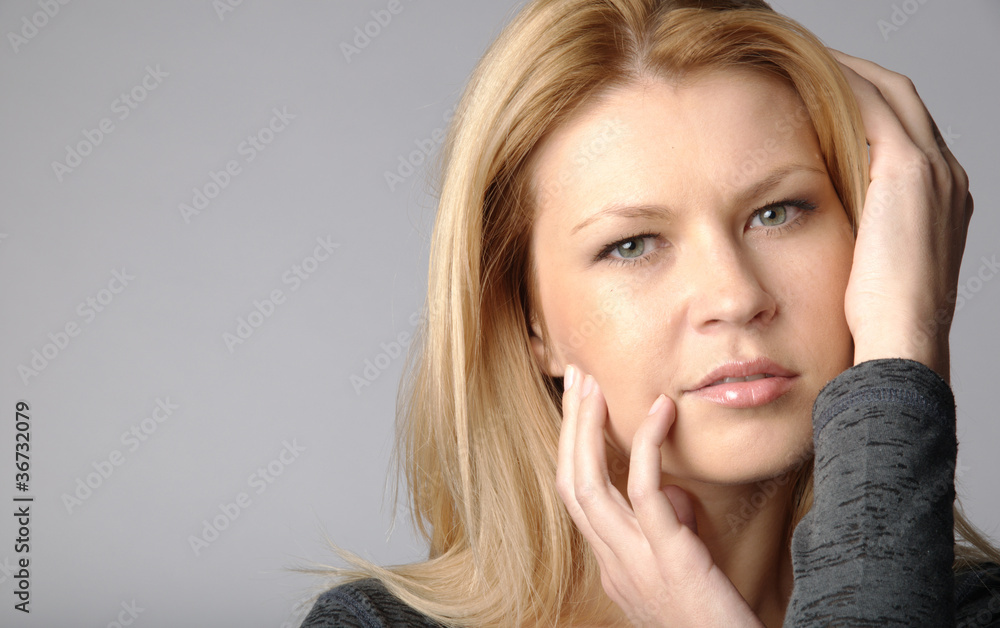 The thoughtful girl The thoughtful girl