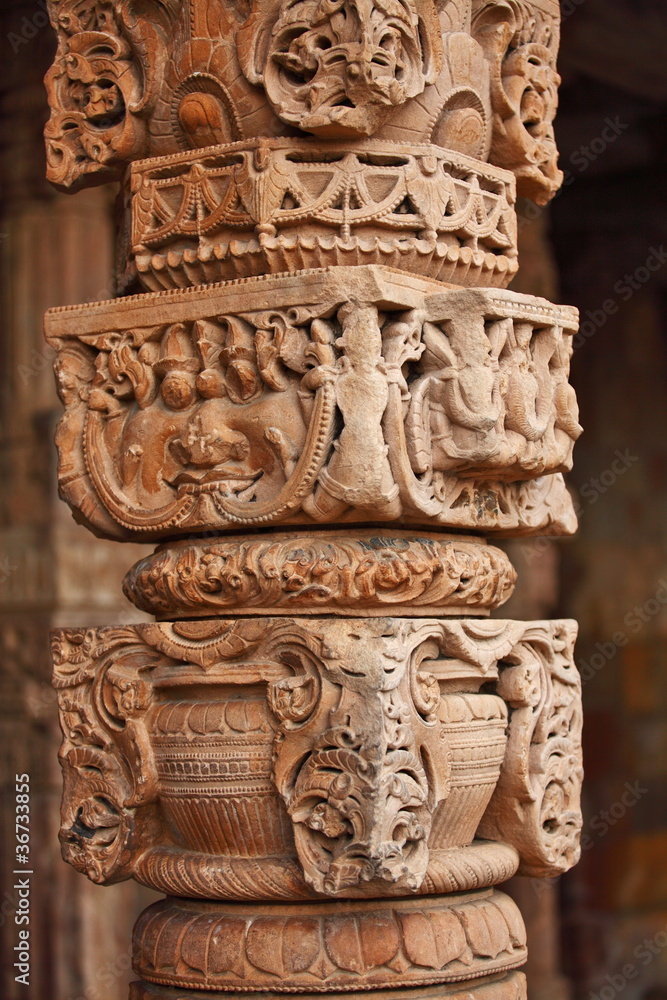 Stone carving on the Qutab Minar - Delhi, India