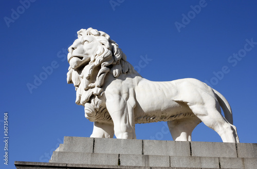 Westminster Bridge Lion Statue