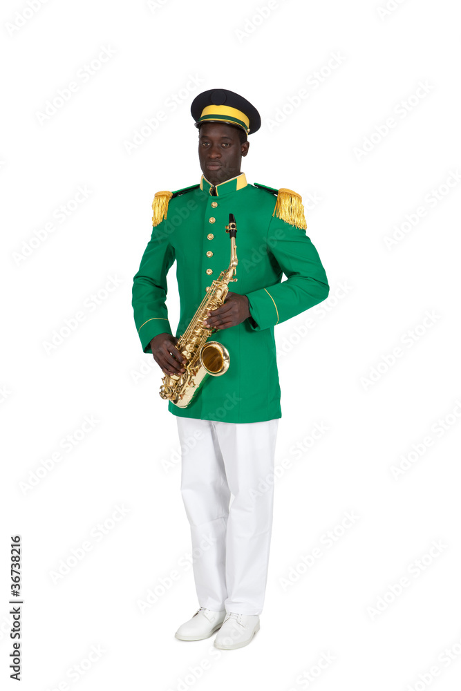 Fototapeta premium saxophoniste de fanfare de côté fond blanc