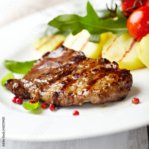 Grilled beefsteak with grilled vegetables