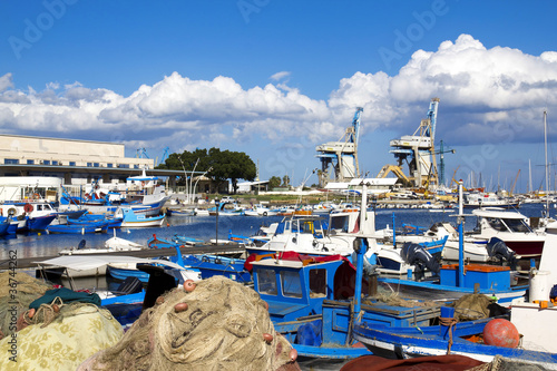 Pescherecci al porto di Palermo