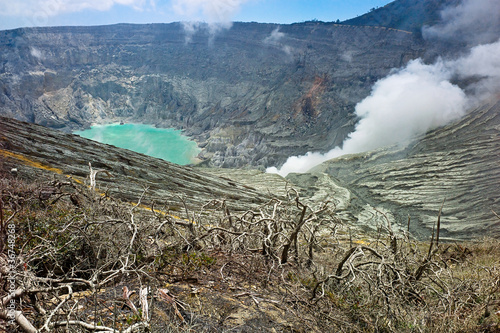 Kawah Ijien volcano photo