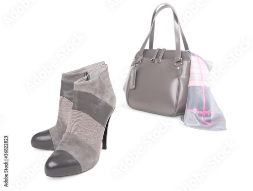 Pair of high-heels shoes and bag with shawl