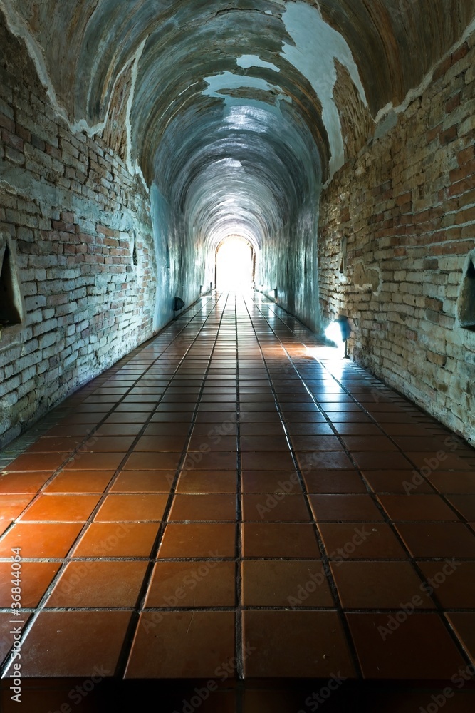 Fototapeta premium Ancient tunnel Wat Umong