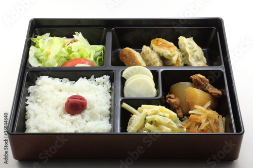 餃子弁当