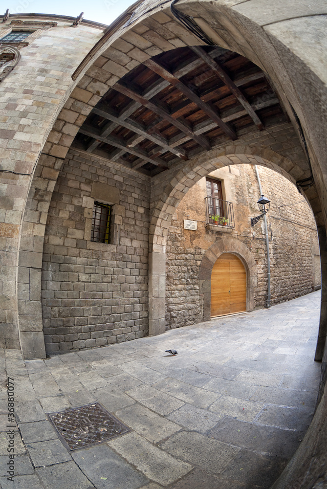 Naklejka premium Barcelona's gothic quarter - Montjuic del Bisbe street