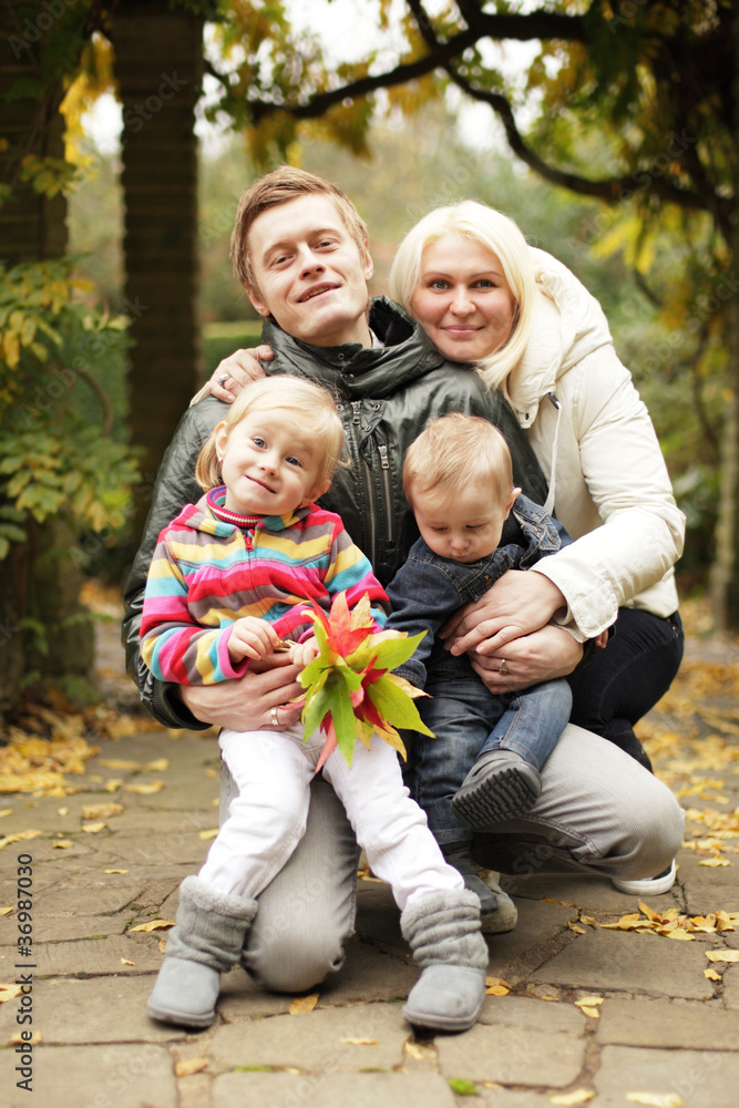 Fototapeta premium family in park