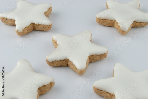 cinnamon star cookies on white background - Zimtsterne