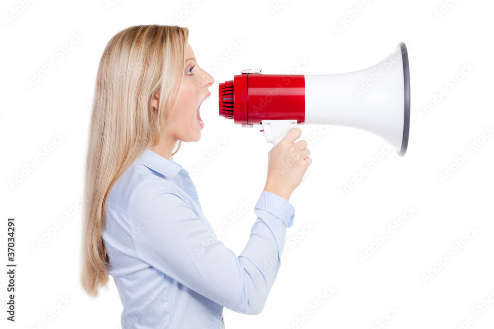 frau macht lautstarke ansage durchs megafon frau macht lautstarke ansage durchs megafon