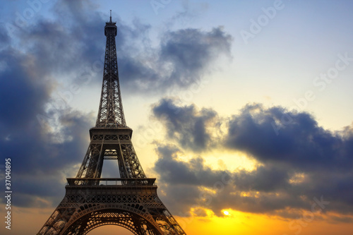 Eiffel tower © Roman Sigaev