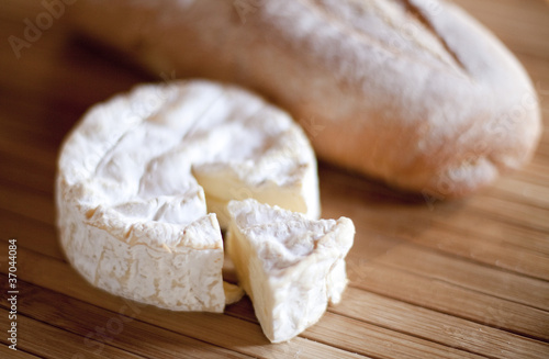 фотографія camembert au lait cru