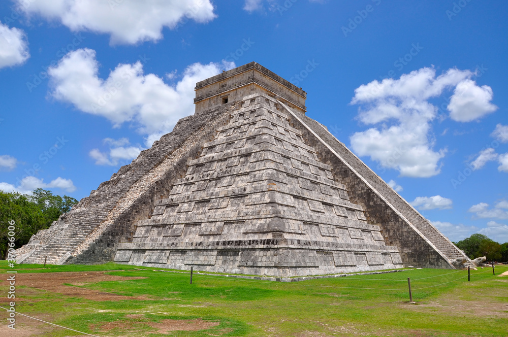 Chichen Itza Pyramid, Wonder of the World, Mexico