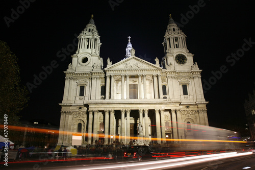 St Paul's Cathedral at Night © Sampajano-Anizza