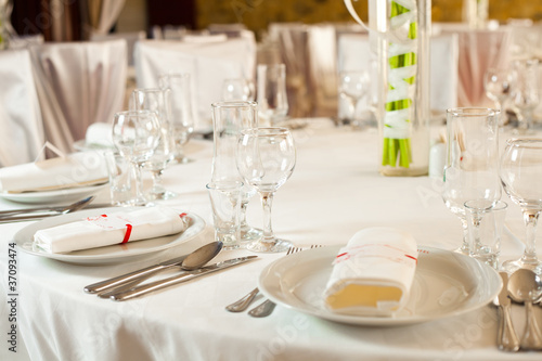 White wedding table set