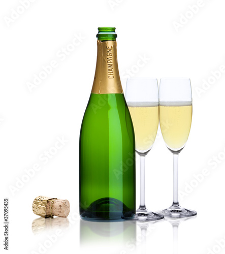 Champagnerflasche mit Gläsern
