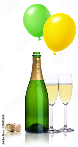 Champagnerflasche mit Luftballons und Gläsern