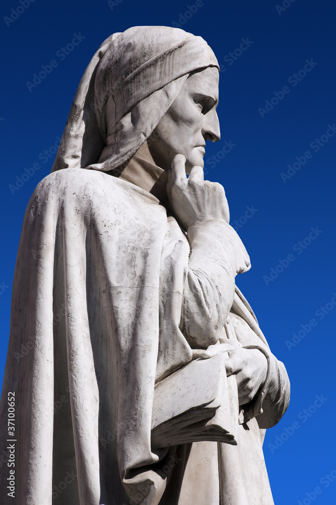 Statue of Dante Verone - Statua di Dante a Verona Italy