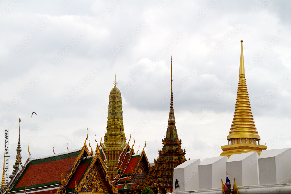 Fototapeta premium Wat phra kaew, Grand palace, Bangkok, Thailand