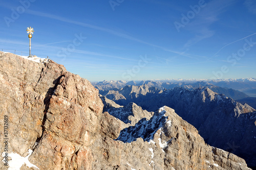 Zugspitze Panorama mit Gipfelkreuz