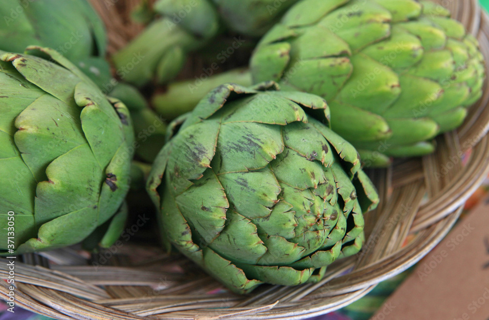Obraz premium beautiful artichokes