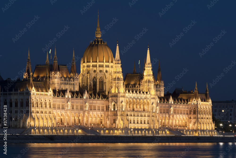 Fototapeta premium Hungarian parliament at night, Budapest