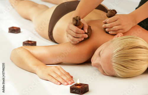 woman getting pinda massage