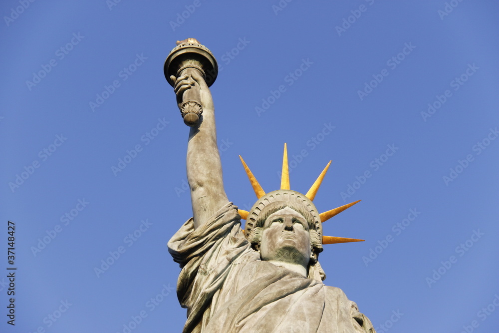 Fototapeta premium Statue de la Liberté à Paris