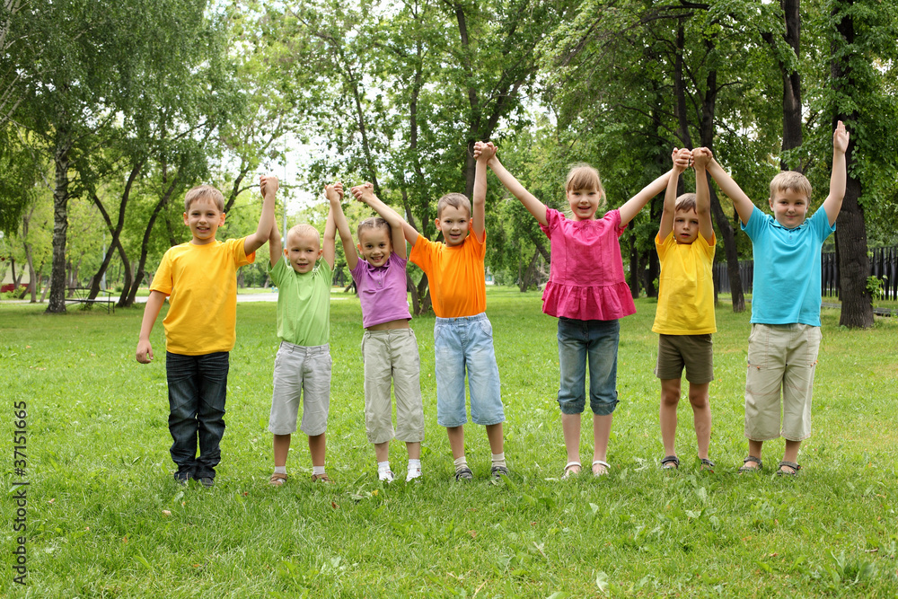 Obraz premium Group of children in the park