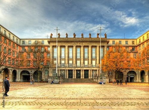 Rathaus Barmen im Herbst photo