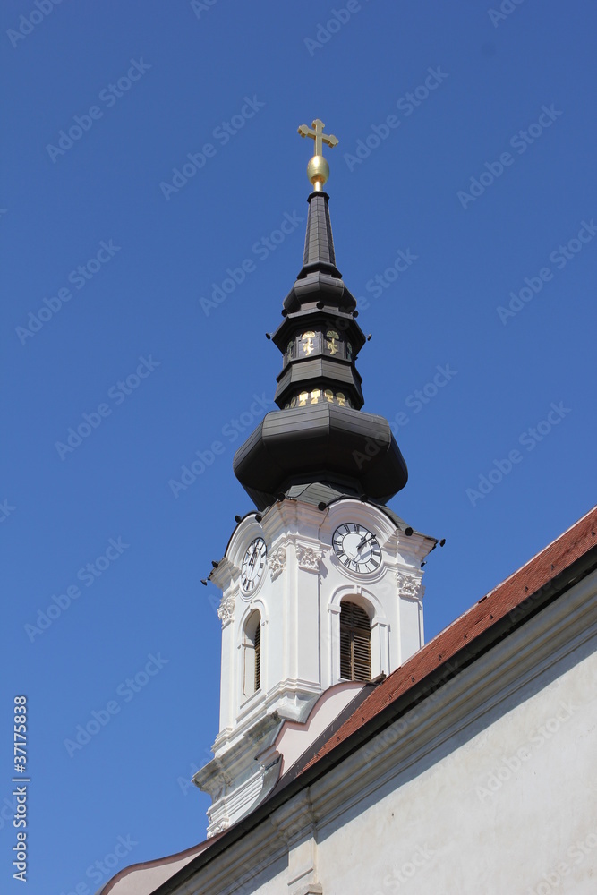 Kirchenturm der Kirche in Vukovar (Kroatien)