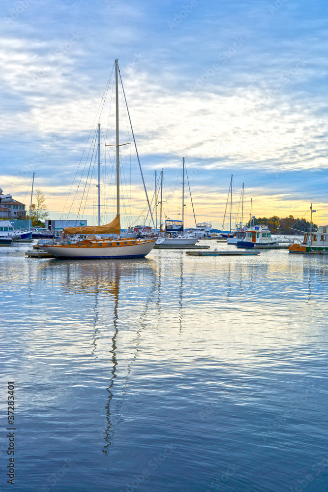 Fototapeta premium Ocean sky with boats