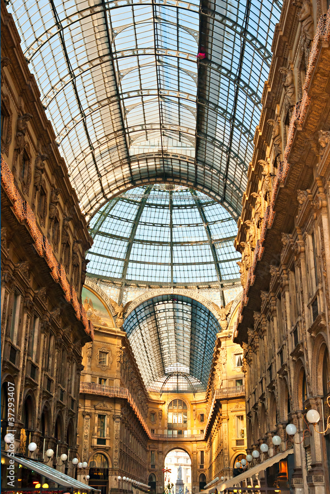 Vittorio Emanuele gallery in Milan