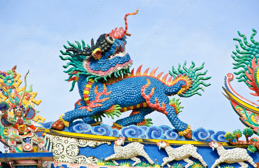 Fototapeta premium Chinese temple roof decoration