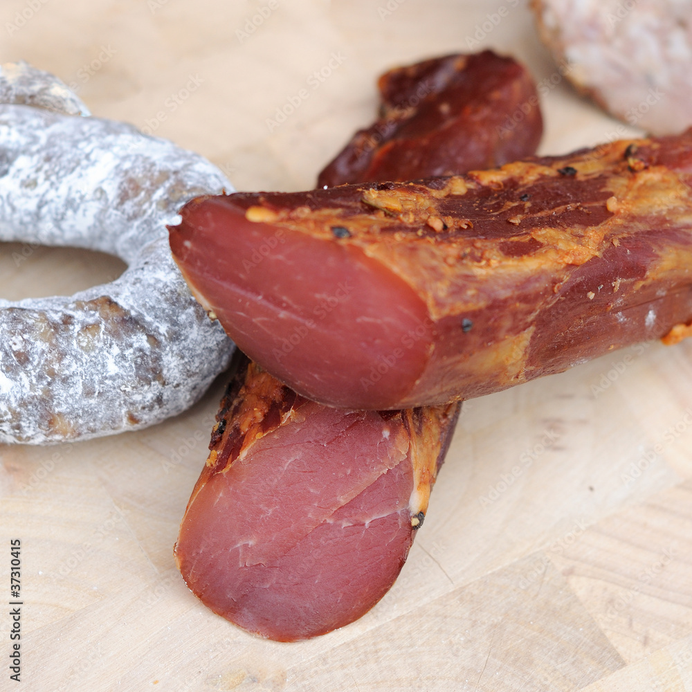 Comment Fumer Un Filet Mignon Filet Mignon Fumé (perche)morceau Entre 400 Et 600g. Prix Au 100g 6 filet mignon fumé Stock Photo | Adobe Stock