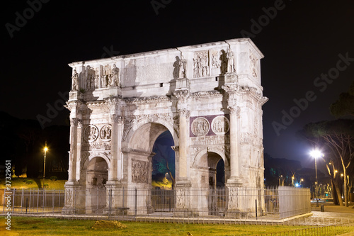 Italy. Rome. An arch triumphal, night