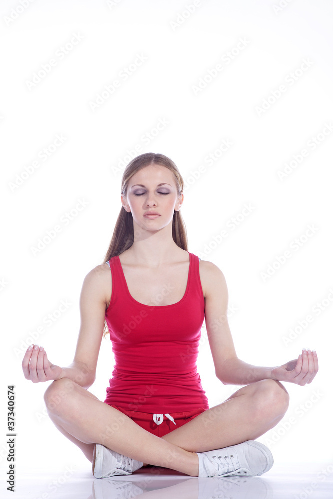 Model Frau in Sportoutfit beim Yoga Stellung Porträt Model Frau in Sportoutfit beim Yoga Stellung Porträt