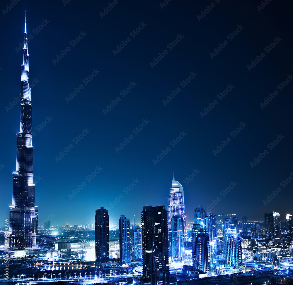Obraz premium Dubai downtown at night