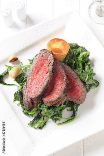 Photography Roast beef and sauteed spinach