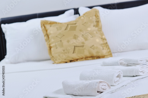 Fototapeta Naklejka Na Ścianę i Meble -  towels in hotel room