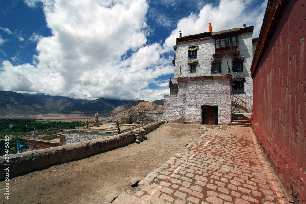 Obraz premium Monastery near city of Leh, India