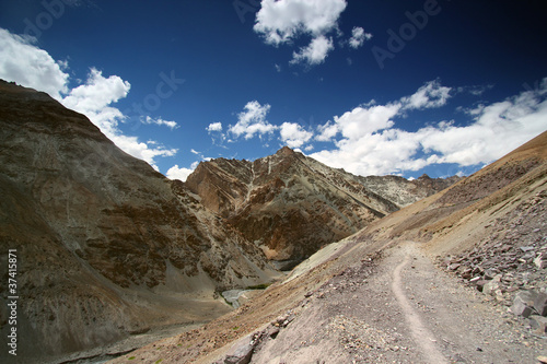 India trekking landscape © klemenr